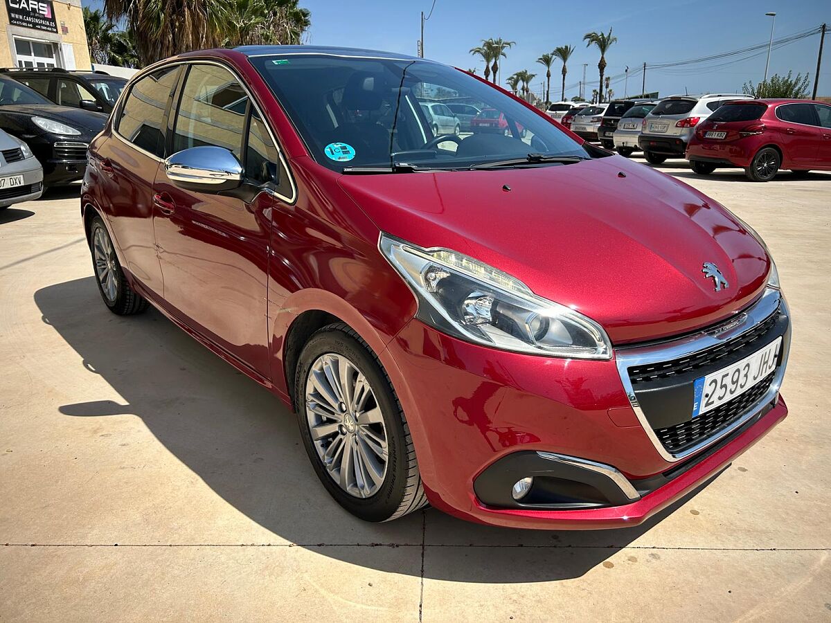 PEUGEOT 208 ALLURE 1.2 PURETECH AUTO SPANISH LHD IN SPAIN 80000 MILES SUPER 2015